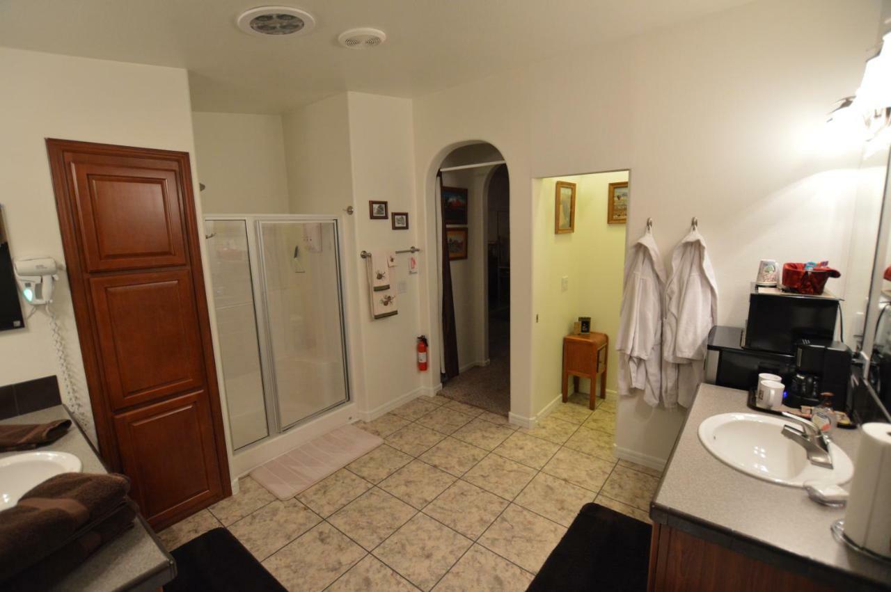 The Bear'S Den B&B Page Extérieur photo