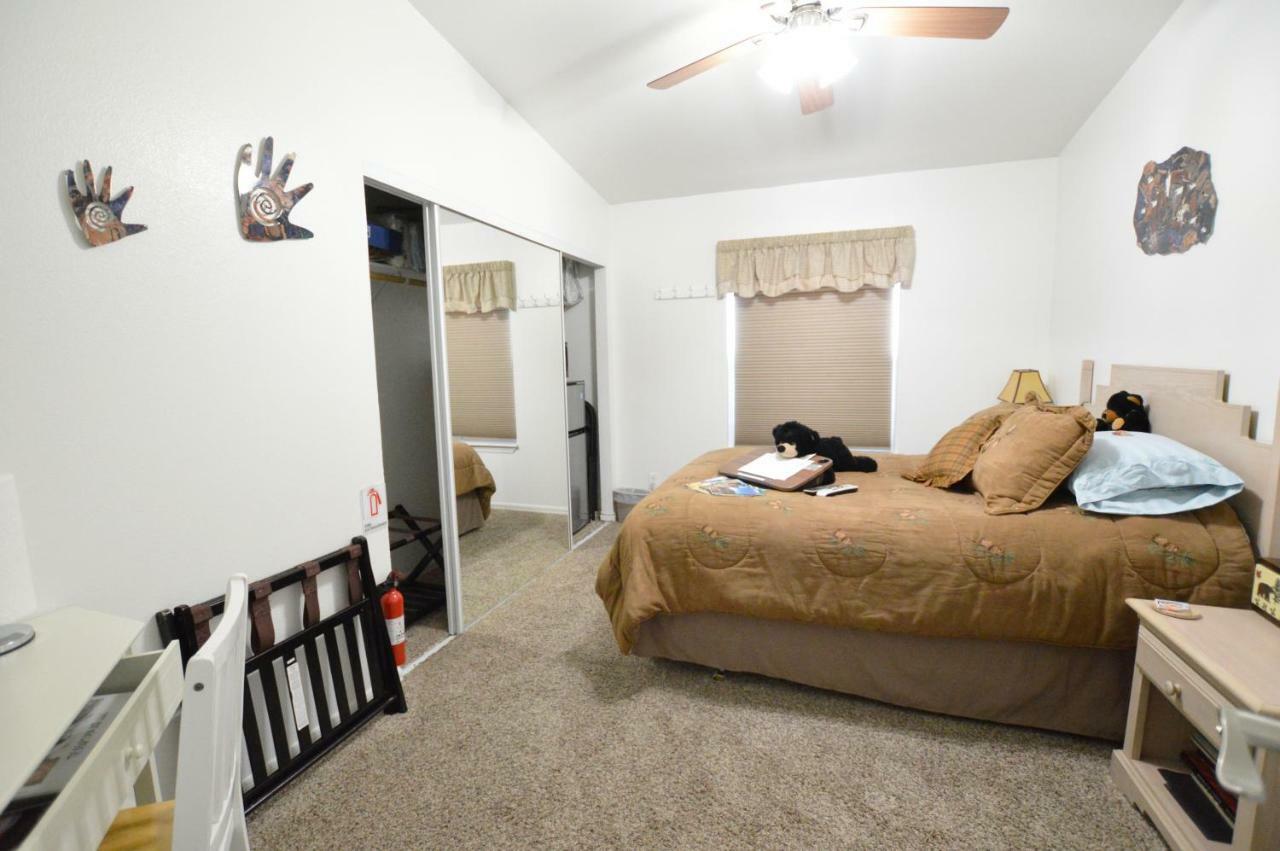 The Bear'S Den B&B Page Extérieur photo